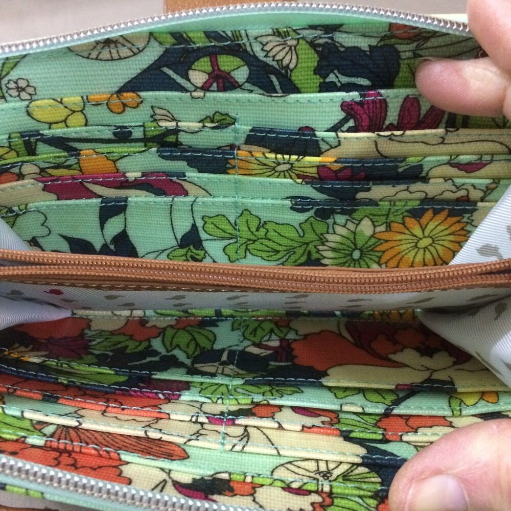Sakroots Floral Crossbody Bag Mint Green Phone Purse Adjustable Strap Zipper - Picture 6 of 6